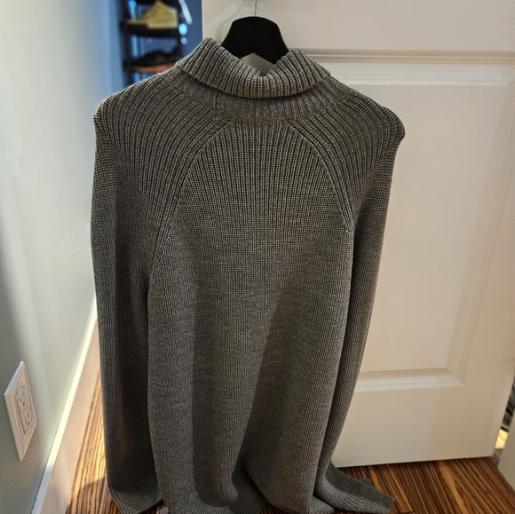 Mens Theory XL grey 100% merino wool turtle neck sweater - Picture 3 of 5